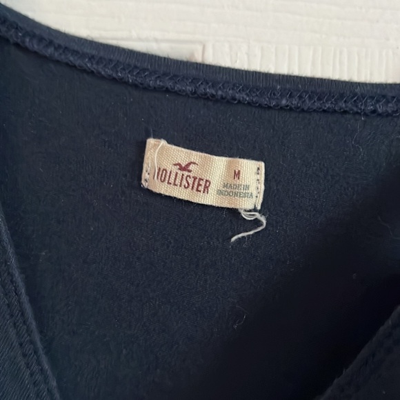 Navy cross shoulder halter style dress. Hollister co - Picture 4 of 4